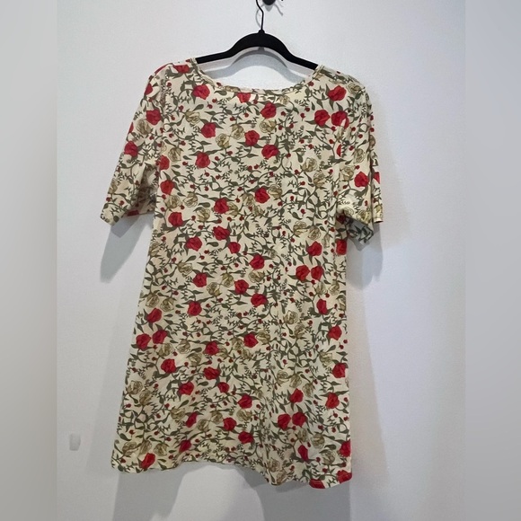 LuLaRoe Red and Green Floral Short Sleeve Top - Picture 3 of 3